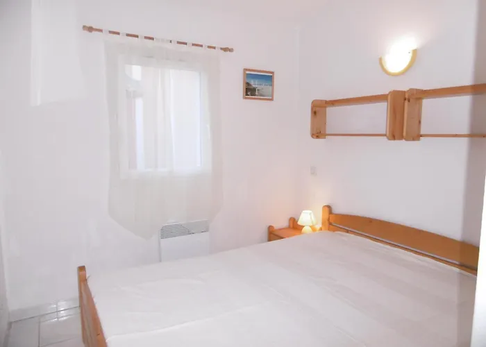 Villa 7 Pers, A 400m, 3 Ch, Terrasses, Parking, Proche Commerces Et Loisirs - Fr-1-795-44 Narbonne